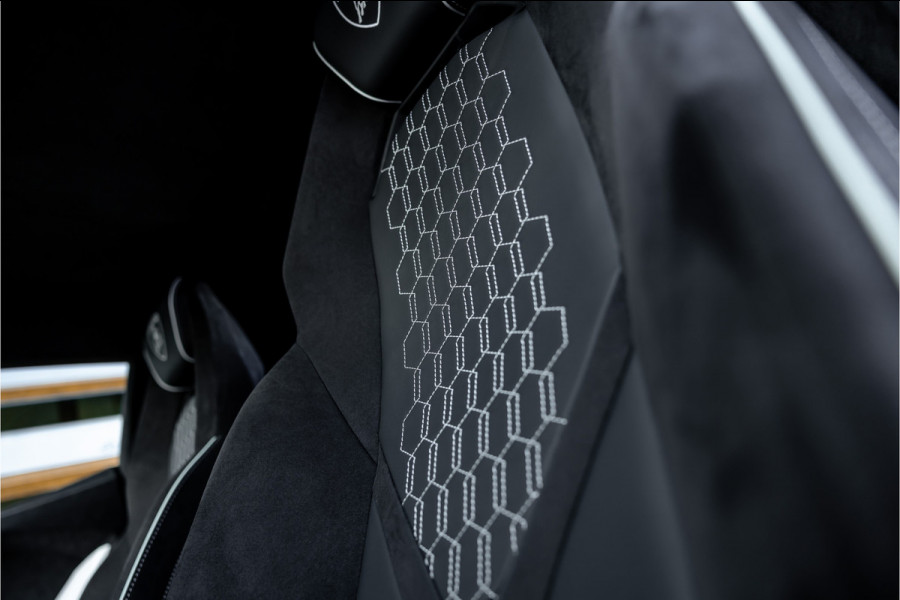 Lamborghini Revuelto 6.5 V12 - Nieuwe Auto | Origineel NL | Carbon | Passenger Display