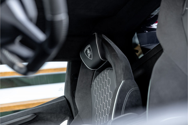 Lamborghini Revuelto 6.5 V12 - Nieuwe Auto | Origineel NL | Carbon | Passenger Display