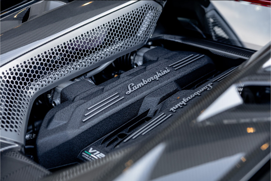 Lamborghini Revuelto 6.5 V12 - Nieuwe Auto | Origineel NL | Carbon | Passenger Display