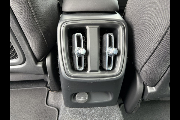 Volvo C40 Recharge Core 69 kWh 26.000 KM | SOH 96% | Panorama | Stoel- & Stuurverwarming | Achteruitrijcamera | Volvo Dealer Onderhouden | All-in incl. 12 mnd BOVAG Garantie |