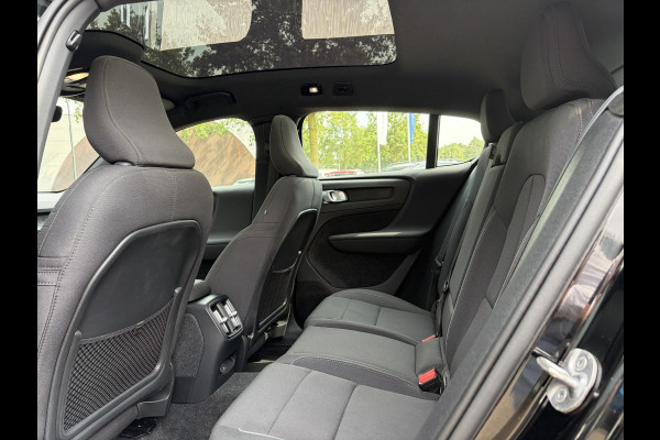 Volvo C40 Recharge Core 69 kWh 26.000 KM | SOH 96% | Panorama | Stoel- & Stuurverwarming | Achteruitrijcamera | Volvo Dealer Onderhouden | All-in incl. 12 mnd BOVAG Garantie |