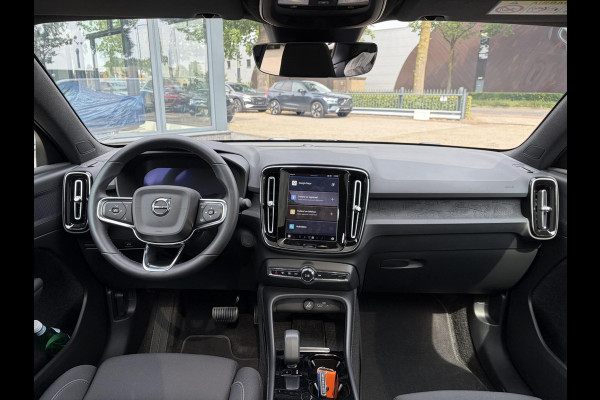 Volvo C40 Recharge Core 69 kWh 26.000 KM | SOH 96% | Panorama | Stoel- & Stuurverwarming | Achteruitrijcamera | Volvo Dealer Onderhouden | All-in incl. 12 mnd BOVAG Garantie |