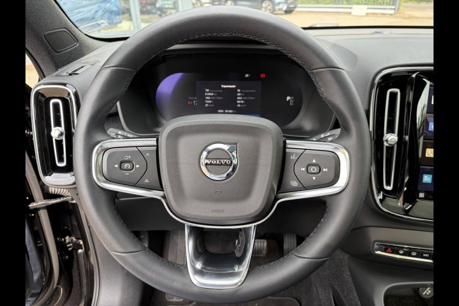 Volvo C40 Recharge Core 69 kWh 26.000 KM | SOH 96% | Panorama | Stoel- & Stuurverwarming | Achteruitrijcamera | Volvo Dealer Onderhouden | All-in incl. 12 mnd BOVAG Garantie |