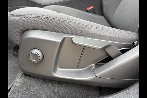 Volvo C40 Recharge Core 69 kWh 26.000 KM | SOH 96% | Panorama | Stoel- & Stuurverwarming | Achteruitrijcamera | Volvo Dealer Onderhouden | All-in incl. 12 mnd BOVAG Garantie |