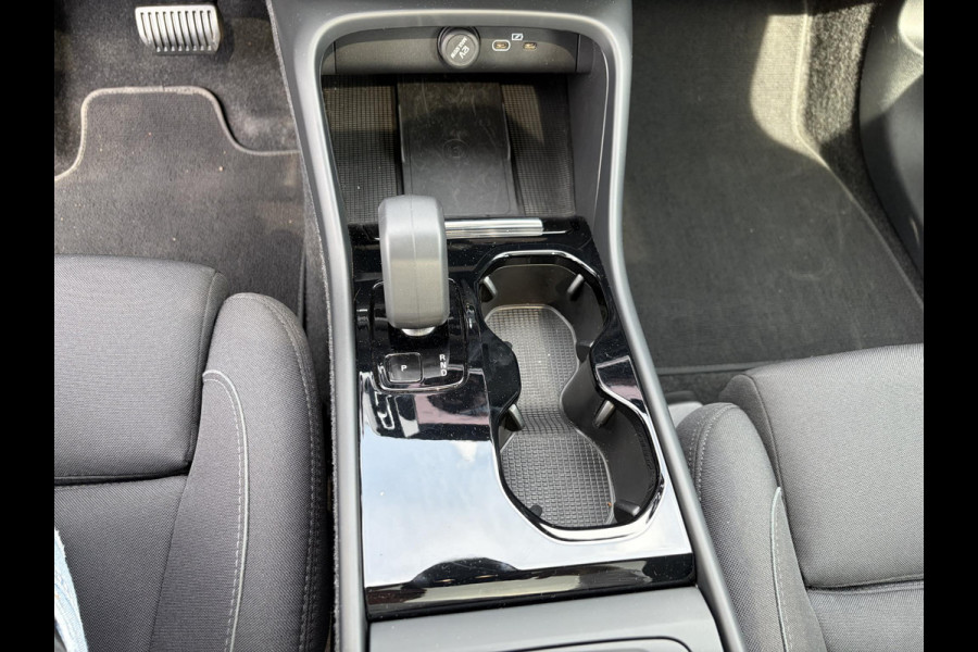 Volvo C40 Recharge Core 69 kWh 26.000 KM | SOH 96% | Panorama | Stoel- & Stuurverwarming | Achteruitrijcamera | Volvo Dealer Onderhouden | All-in incl. 12 mnd BOVAG Garantie |