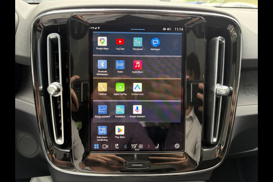 Volvo C40 Recharge Core 69 kWh 26.000 KM | SOH 96% | Panorama | Stoel- & Stuurverwarming | Achteruitrijcamera | Volvo Dealer Onderhouden | All-in incl. 12 mnd BOVAG Garantie |