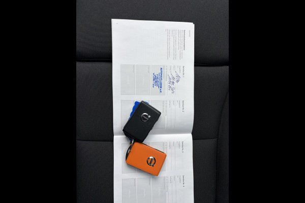 Volvo C40 Recharge Core 69 kWh 26.000 KM | SOH 96% | Panorama | Stoel- & Stuurverwarming | Achteruitrijcamera | Volvo Dealer Onderhouden | All-in incl. 12 mnd BOVAG Garantie |