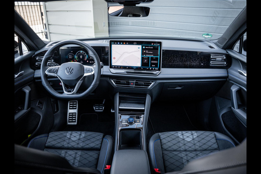 Volkswagen Tiguan 1.5 eHybrid R-Line Edition - Pano l Trekh. l HUD l 360cam
