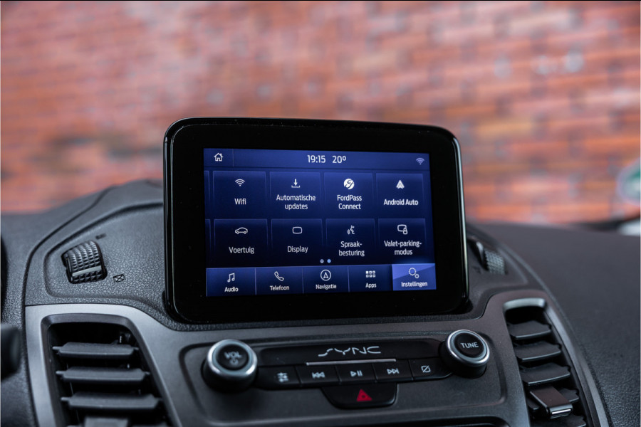 Ford Transit Connect 1.5 EcoBlue L2 | 3-Zitter | Sortimo inrichting | Navigatie | Camera | CarPlay | Stoelverwarming | Airco | MF Stuur | Dealer onderhouden | Nieuwe APK