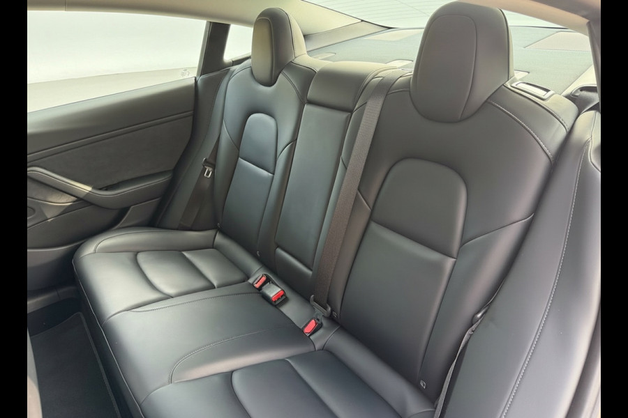 Tesla Model 3 Long Range AWD 75 kWh, panoramadak, leder, nieuwstaat! Origineel NL auto met nap