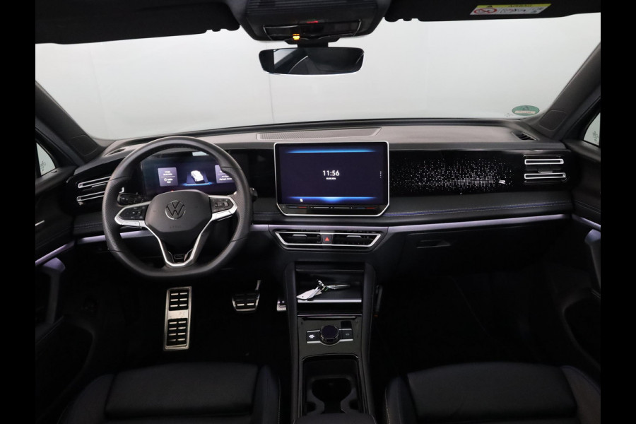 Volkswagen Tiguan 1.5 eHybrid R-Line Edition 272 pk Automaat (DSG) | Verlengde garantie | Navigatie | Panoramadak | Trekhaak (wegklapbaar) | Achteruitrijcamera | Lederen bekleding | Stoelverwarming/ventilatie | R-Line |
