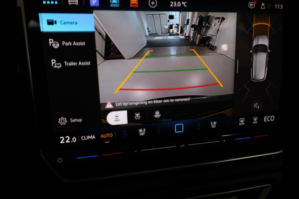 Volkswagen Tiguan 1.5 eHybrid R-Line Edition 272 pk Automaat (DSG) | Verlengde garantie | Navigatie | Panoramadak | Trekhaak (wegklapbaar) | Achteruitrijcamera | Lederen bekleding | Stoelverwarming/ventilatie | R-Line |