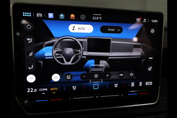 Volkswagen Tiguan 1.5 eHybrid R-Line Edition 272 pk Automaat (DSG) | Verlengde garantie | Navigatie | Panoramadak | Trekhaak (wegklapbaar) | Achteruitrijcamera | Lederen bekleding | Stoelverwarming/ventilatie | R-Line |