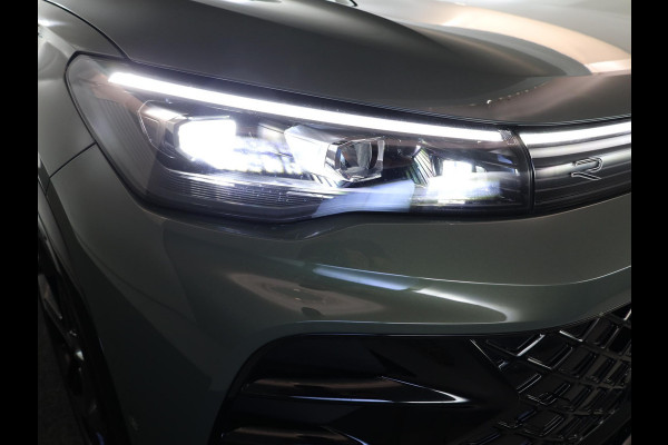 Volkswagen Tiguan 1.5 eHybrid R-Line Edition 272 pk Automaat (DSG) | Verlengde garantie | Navigatie | Panoramadak | Trekhaak (wegklapbaar) | Achteruitrijcamera | Lederen bekleding | Stoelverwarming/ventilatie | R-Line |
