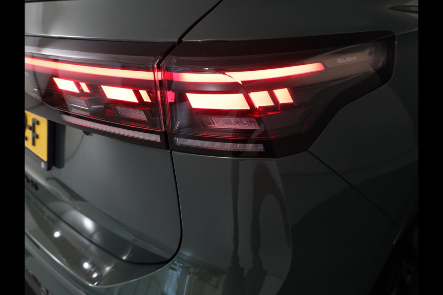 Volkswagen Tiguan 1.5 eHybrid R-Line Edition 272 pk Automaat (DSG) | Verlengde garantie | Navigatie | Panoramadak | Trekhaak (wegklapbaar) | Achteruitrijcamera | Lederen bekleding | Stoelverwarming/ventilatie | R-Line |