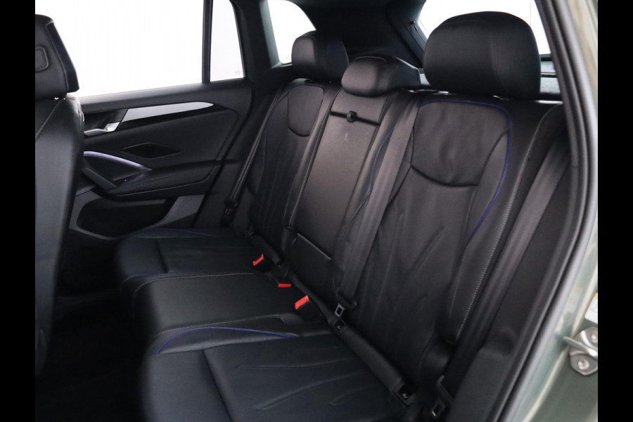 Volkswagen Tiguan 1.5 eHybrid R-Line Edition 272 pk Automaat (DSG) | Verlengde garantie | Navigatie | Panoramadak | Trekhaak (wegklapbaar) | Achteruitrijcamera | Lederen bekleding | Stoelverwarming/ventilatie | R-Line |