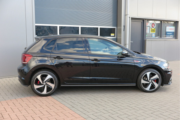 Volkswagen Polo 2.0 TSI GTI 147kw 200PK DSG Led, Virtual cockpit , Stoelverwarming , Navi , Carplay, PDC, Schakelflippers , Camera ,Adaptive cruise  , etc. (Recent onderhouden , historie volledig bekend)