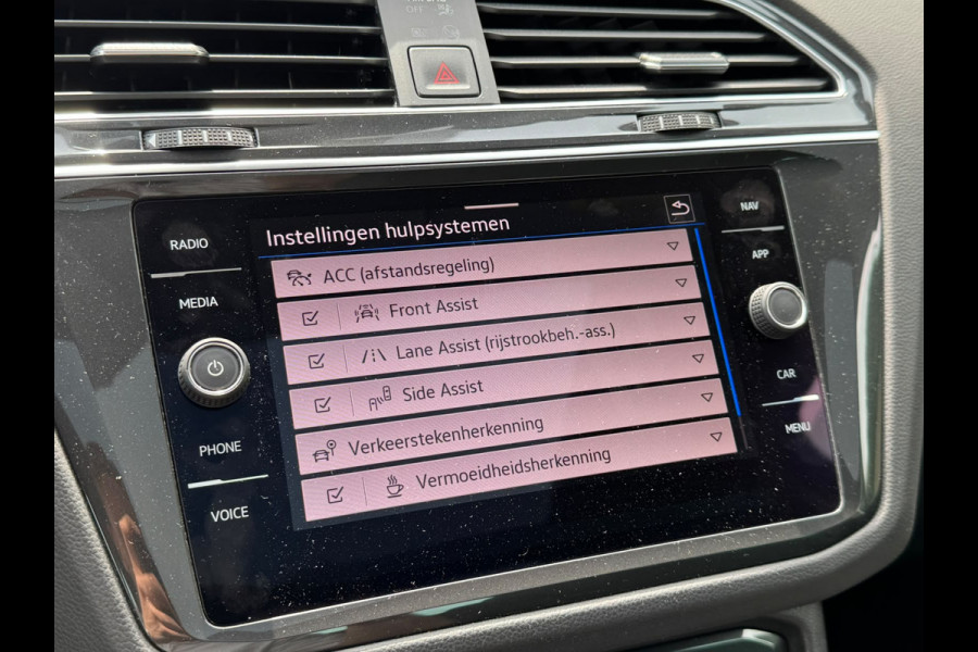 Volkswagen Tiguan TSI 245PK HYBRIDE DSG ELEGANCE VIRTUAL/NAVI/SFEERVERL./PANORAMADAK