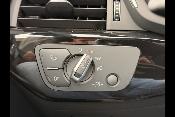 Audi A5 Sportback 35 TFSI Sport S-line edition | LED | Zwart optiek | Trekhaak | Sportstoelen | PDC | Keyless | Navi | Elek. achterklep | Afgevlakt stuur |