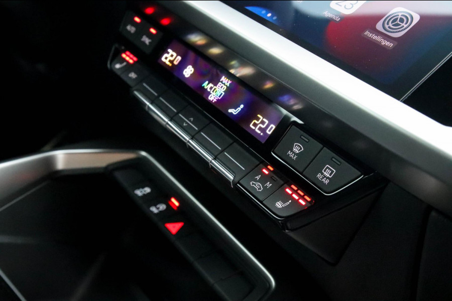 Audi A3 Limousine 35 1.5 TFSI S Edition One S-line 150pk S-Tronic Lederen kuipstoelen|Virtual Cockpit|Panoramadak|LED Matrix|Black