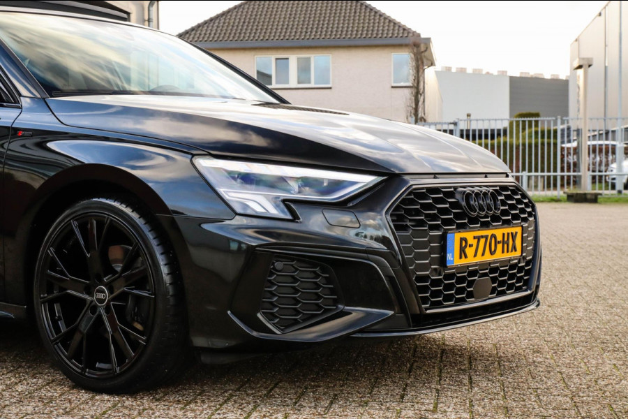 Audi A3 Limousine 35 1.5 TFSI S Edition One S-line 150pk S-Tronic Lederen kuipstoelen|Virtual Cockpit|Panoramadak|LED Matrix|Black