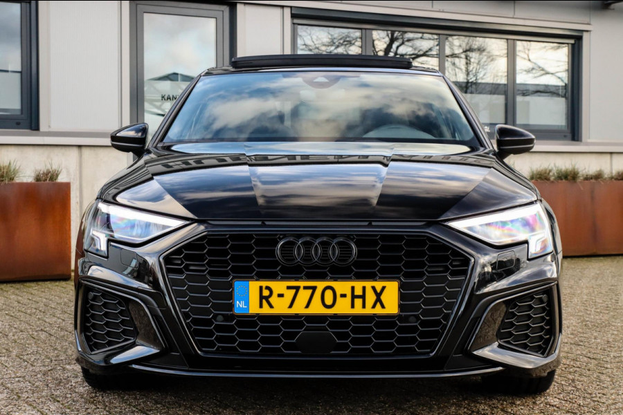 Audi A3 Limousine 35 1.5 TFSI S Edition One S-line 150pk S-Tronic Lederen kuipstoelen|Virtual Cockpit|Panoramadak|LED Matrix|Black