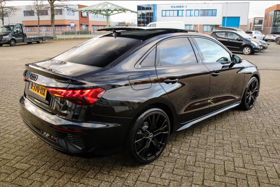 Audi A3 Limousine 35 1.5 TFSI S Edition One S-line 150pk S-Tronic Lederen kuipstoelen|Virtual Cockpit|Panoramadak|LED Matrix|Black