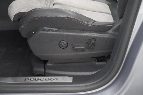 Peugeot 3008 1.6 HYbrid4 300 Blue Lease GT | Adaptieve Cruise Control | Trekhaak | Alcantara Bekleding | Panoramadak