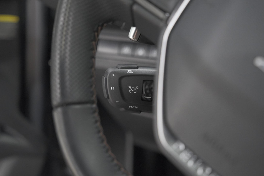 Peugeot 3008 1.6 HYbrid4 300 Blue Lease GT | Adaptieve Cruise Control | Trekhaak | Alcantara Bekleding | Panoramadak