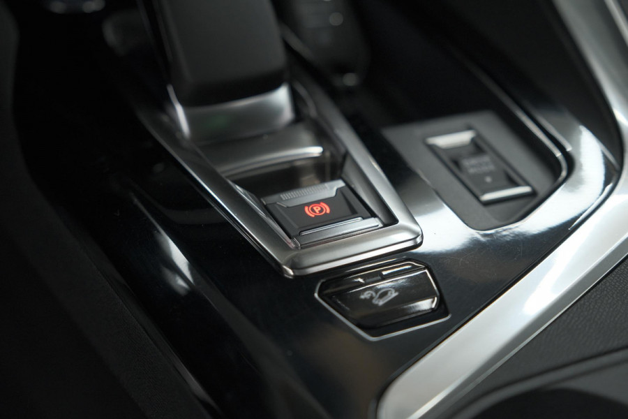 Peugeot 3008 1.6 HYbrid4 300 Blue Lease GT | Adaptieve Cruise Control | Trekhaak | Alcantara Bekleding | Panoramadak