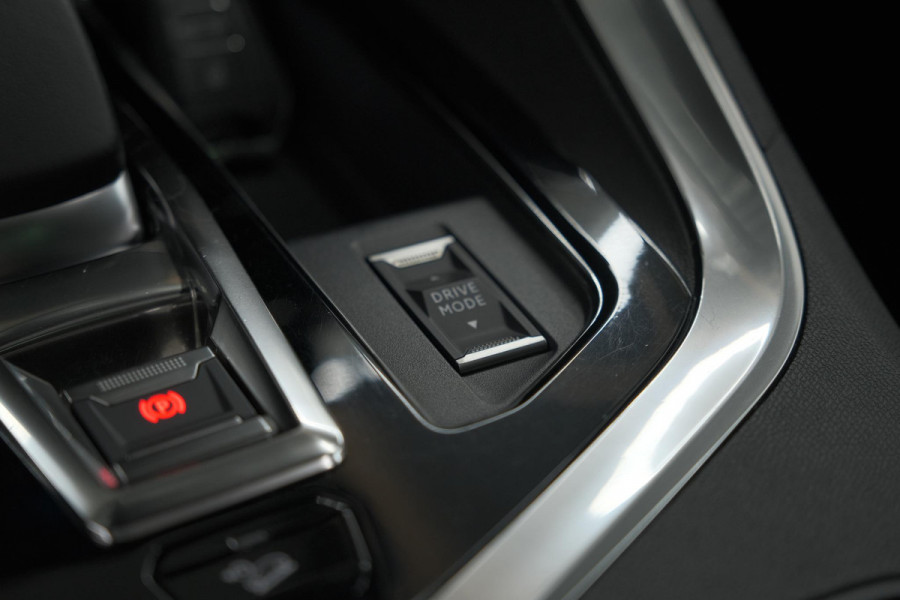 Peugeot 3008 1.6 HYbrid4 300 Blue Lease GT | Adaptieve Cruise Control | Trekhaak | Alcantara Bekleding | Panoramadak