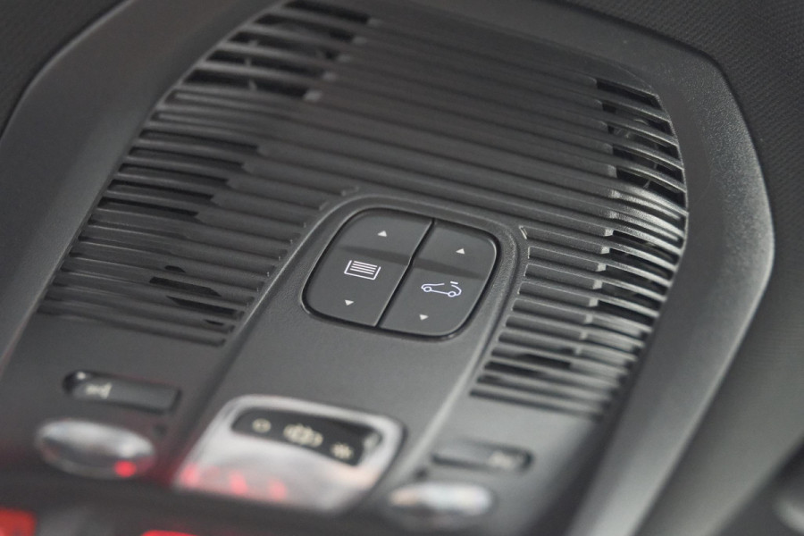 Peugeot 3008 1.6 HYbrid4 300 Blue Lease GT | Adaptieve Cruise Control | Trekhaak | Alcantara Bekleding | Panoramadak