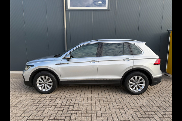 Volkswagen Tiguan 1.5 TSI 150pk DSG Life * Side Assist * Carplay * Parkeersensoren * Adaptieve Cruise Control *