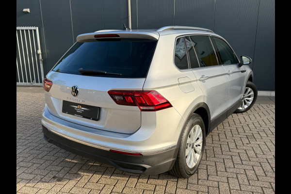 Volkswagen Tiguan 1.5 TSI 150pk DSG Life * Side Assist * Carplay * Parkeersensoren * Adaptieve Cruise Control *