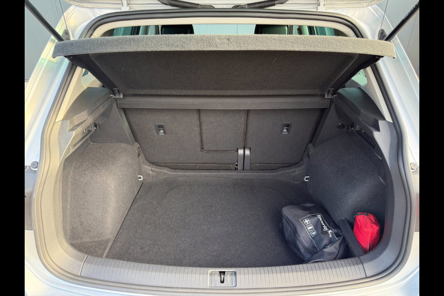 Volkswagen Tiguan 1.5 TSI 150pk DSG Life * Side Assist * Carplay * Parkeersensoren * Adaptieve Cruise Control *