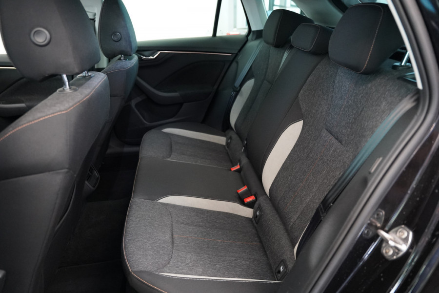 Škoda SCALA 1.5 TSI Business Edition Cruise/Climate 17''LM PDC LED 150PK! 24 Maanden garantie* (Vraag naar de voorwaarden)