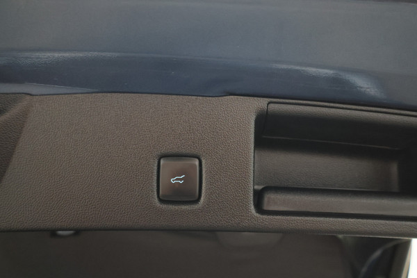 Ford Kuga 2.5 PHEV ST-Line Winter Pack, Head-Up, ACC, Camera, Apple Carplay, LED, 18"