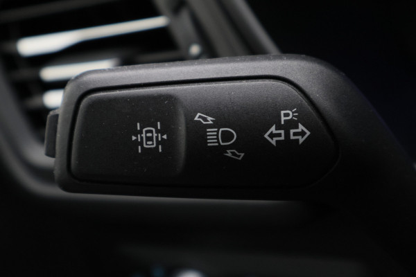 Ford Kuga 2.5 PHEV ST-Line Winter Pack, Head-Up, ACC, Camera, Apple Carplay, LED, 18"