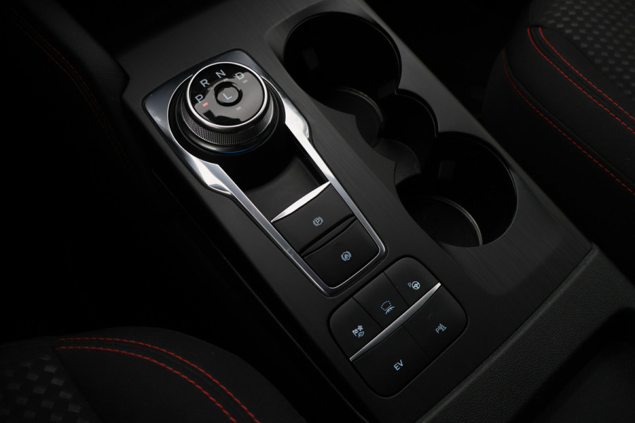 Ford Kuga 2.5 PHEV ST-Line Winter Pack, Head-Up, ACC, Camera, Apple Carplay, LED, 18"