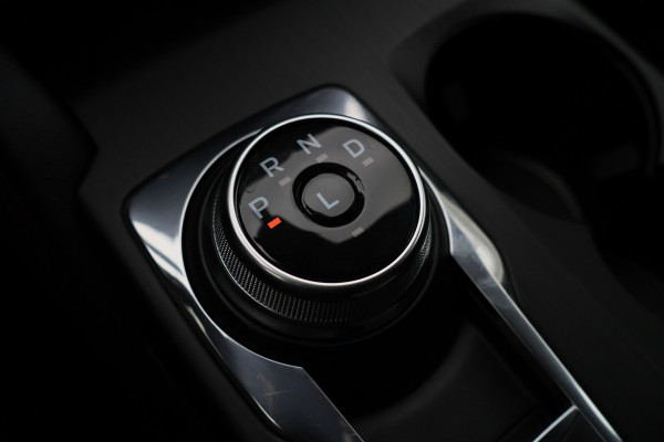 Ford Kuga 2.5 PHEV ST-Line Winter Pack, Head-Up, ACC, Camera, Apple Carplay, LED, 18"