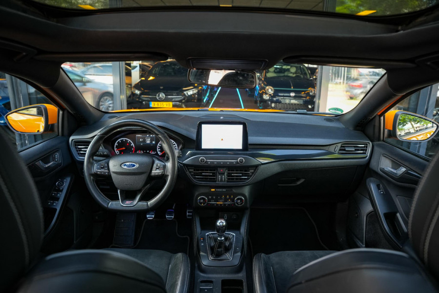 Ford Focus 2.3 EcoBoost ST-X 280PK Panoramadak Camera Stoelverw. Performance DAB+