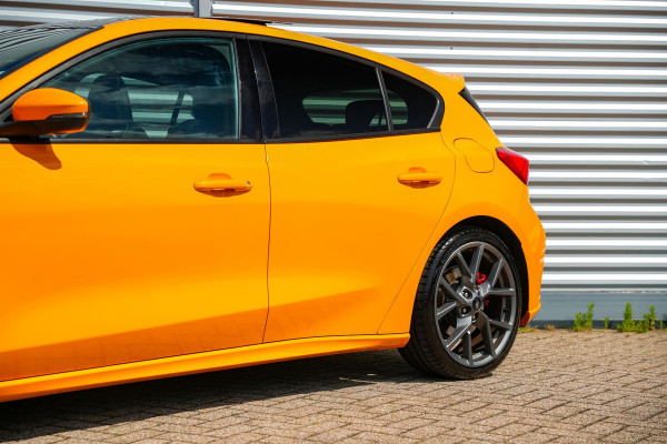 Ford Focus 2.3 EcoBoost ST-X 280PK Panoramadak Camera Stoelverw. Performance DAB+