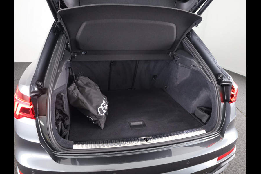 Audi Q3 45 TFSI e S edition 245pk | Panoramadak | Lederen bekleding | Parkeercamera | Elektrisch verstelbare voorstoelen | Adaptieve demping