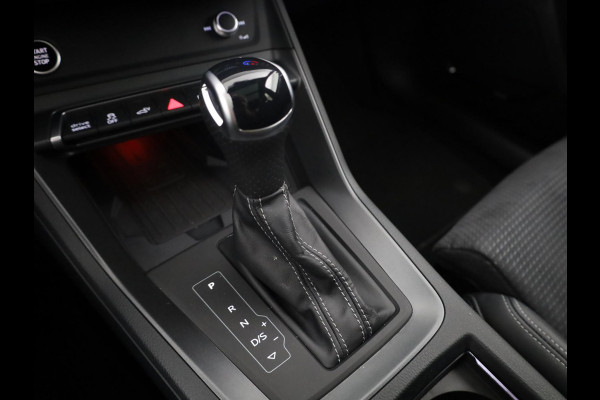 Audi Q3 45 TFSI e S edition 245pk | Panoramadak | Lederen bekleding | Parkeercamera | Elektrisch verstelbare voorstoelen | Adaptieve demping