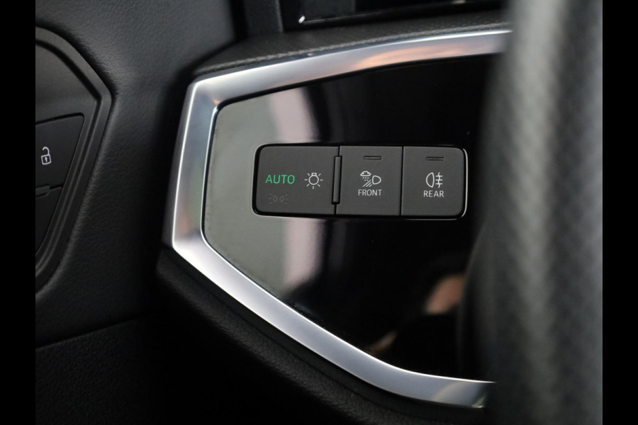 Audi Q3 45 TFSI e S edition 245pk | Panoramadak | Lederen bekleding | Parkeercamera | Elektrisch verstelbare voorstoelen | Adaptieve demping