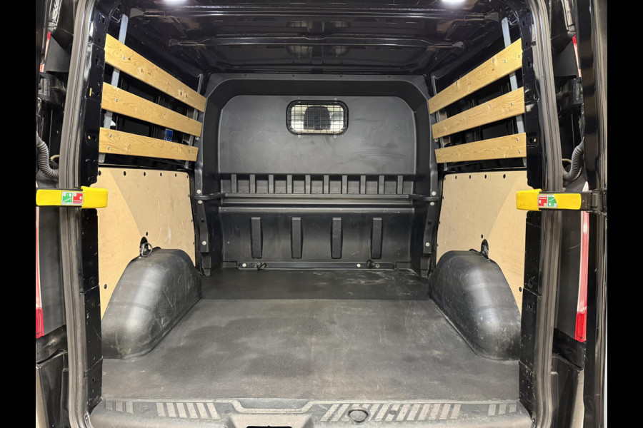 Ford Transit Custom 300 2.0 TDCI L2H1 Limited Dubbele cabine Automaat Navigatie Airco 2 Schuifdeuren Trekhaak PDC Carplay DAB