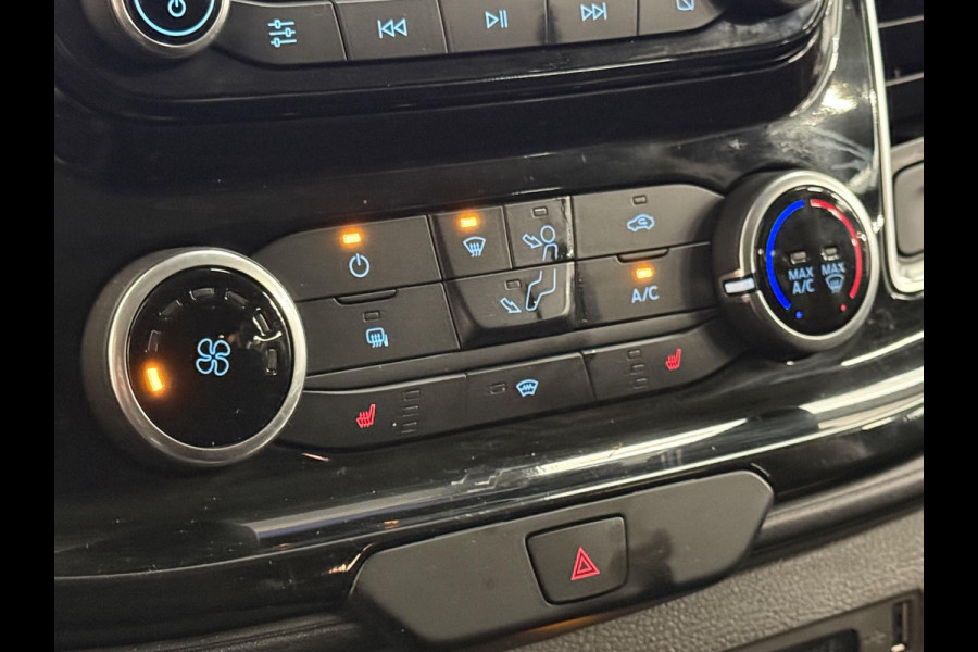 Ford Transit Custom 300 2.0 TDCI L2H1 Limited Dubbele cabine Automaat Navigatie Airco 2 Schuifdeuren Trekhaak PDC Carplay DAB
