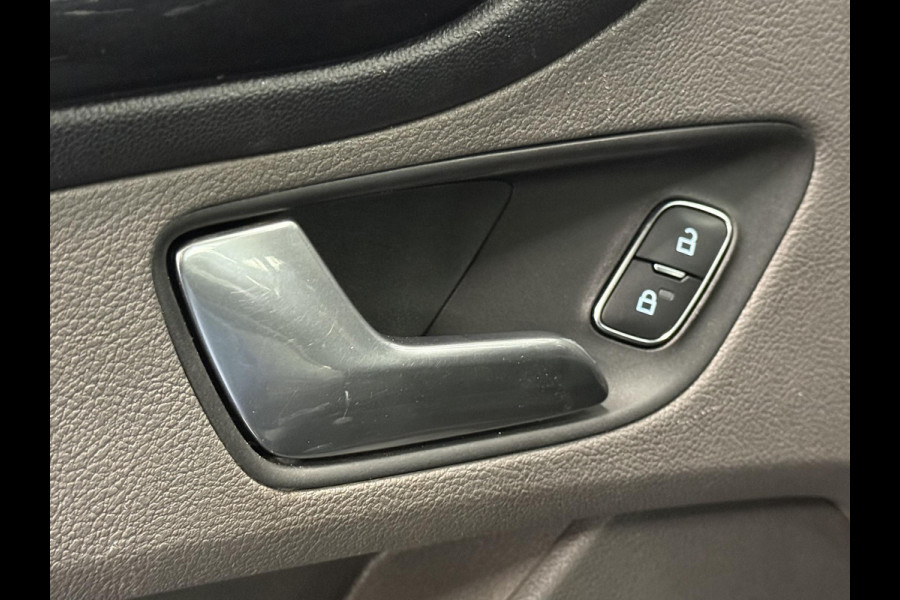 Ford Transit Custom 300 2.0 TDCI L2H1 Limited Dubbele cabine Automaat Navigatie Airco 2 Schuifdeuren Trekhaak PDC Carplay DAB