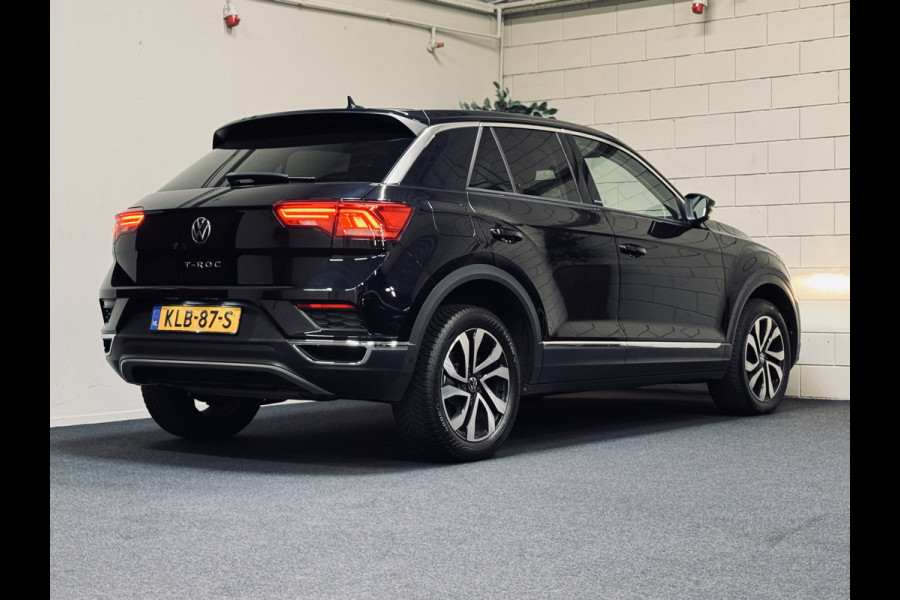 Volkswagen T-Roc 1.5 TSI Active | 17" | CarPlay | Stoelverw. |
