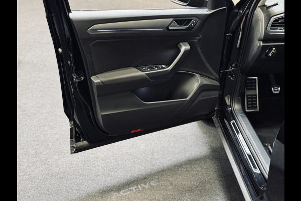 Volkswagen T-Roc 1.5 TSI Active | 17" | CarPlay | Stoelverw. |